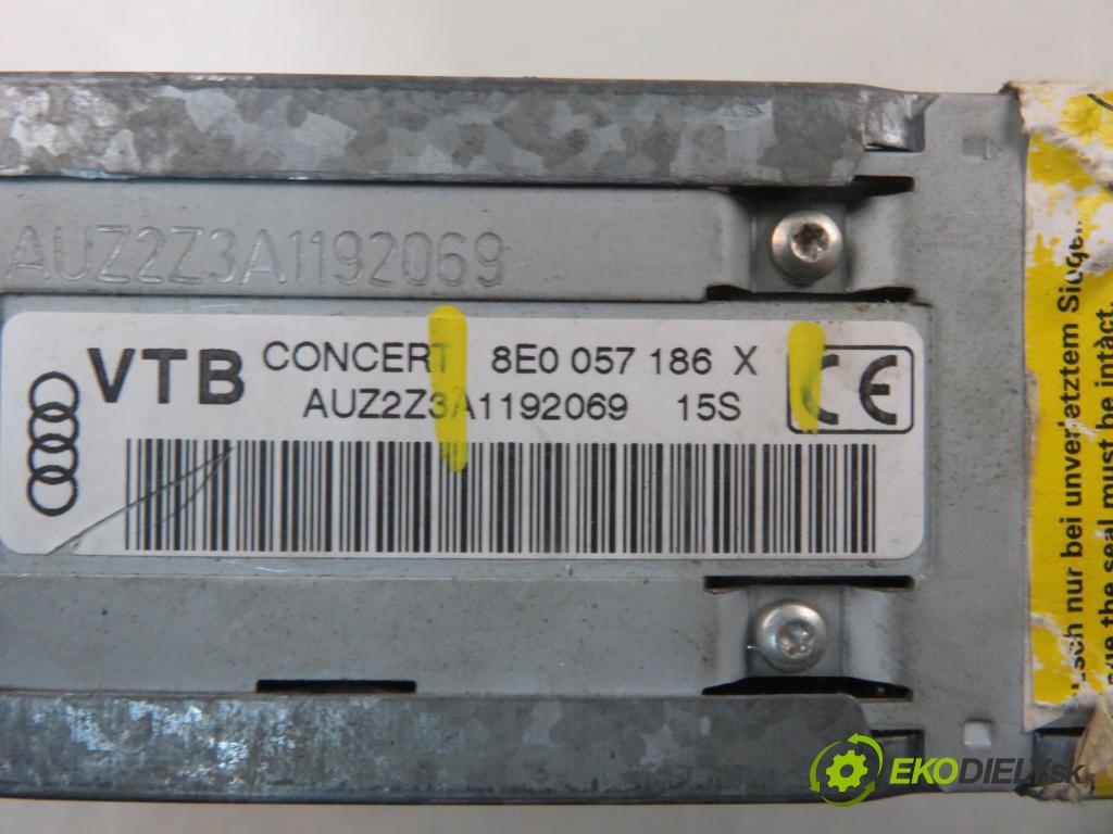 AUDI A4 Avant (8E5, B6) KOMBI 2001 96,00 1.9 TDI - AWX 1896,00 RADIO CD 8E0057186X