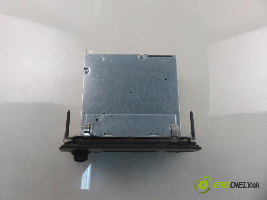 SEAT ALTEA (5P1) HB 2004 75,00 1.6 102 1595,00 RADIO CD 5P10351521MM