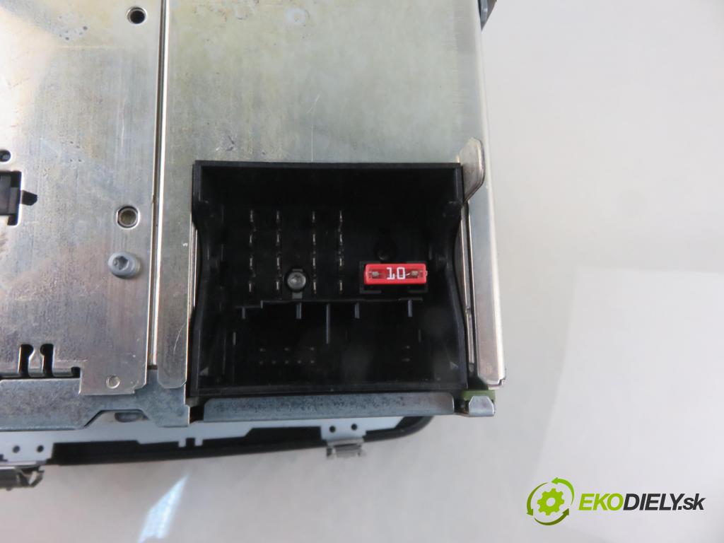 SEAT ALTEA (5P1) HB 2004 75,00 1.6 102 1595,00 RADIO CD 5P10351521MM