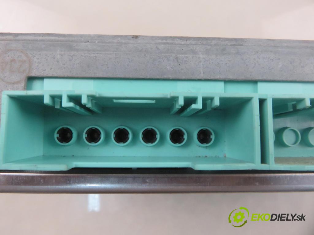 BMW 5 (E60) SEDAN 2004 130,00 525 d - M57 D25 177 (256D2) 2497,00 MODUL air BAG 6946384