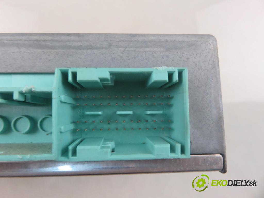 BMW 5 (E60) SEDAN 2004 130,00 525 d - M57 D25 177 (256D2) 2497,00 MODUL air BAG 6946384