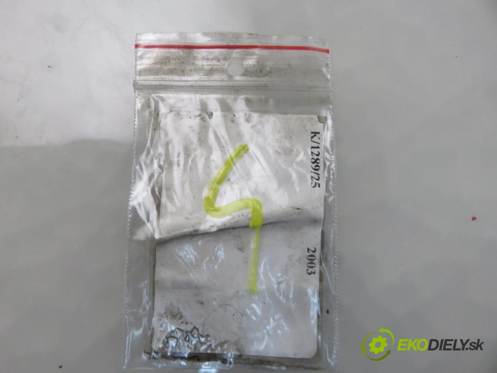 VW PASSAT B5.5 Variant (3B6) KOMBI 2003 96,00 1.9 TDI - AWX 1896,00 Vstrekovač 038130073BA ; 0414720216 (Vstrekovač paliva)