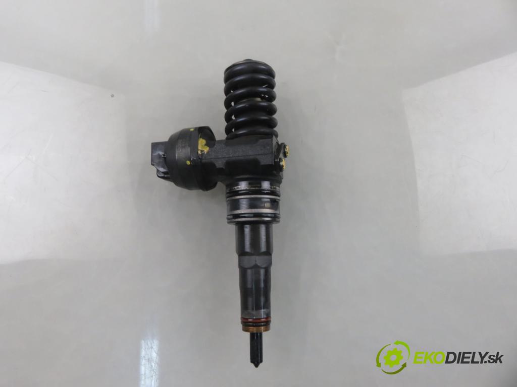 VW PASSAT B5.5 Variant (3B6) KOMBI 2003 96,00 1.9 TDI - AWX 1896,00 Vstrekovač 038130073BA ; 0414720216 (Vstrekovač paliva)