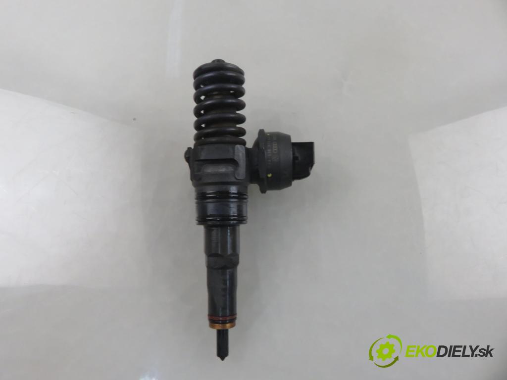 VW PASSAT B5.5 Variant (3B6) KOMBI 2003 96,00 1.9 TDI - AWX 1896,00 Vstrekovač 038130073BA ; 0414720216 (Vstrekovač paliva)