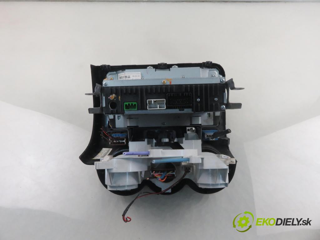 HONDA JAZZ II (GD_, GE3, GE2) HB 2004 61,00 1.3 (GD1) - L13A1 1339,00 RADIO CD 39175SAAG120M1 ; 39100SAAG131