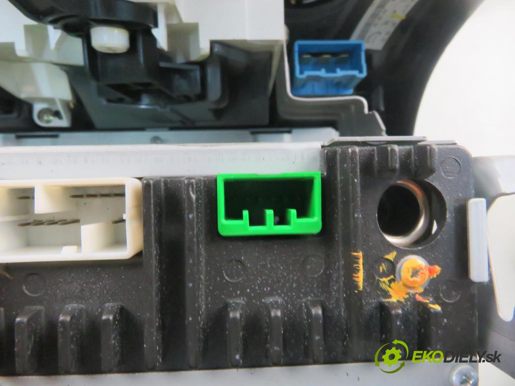 HONDA JAZZ II (GD_, GE3, GE2) HB 2004 61,00 1.3 (GD1) - L13A1 1339,00 RADIO CD 39175SAAG120M1 ; 39100SAAG131