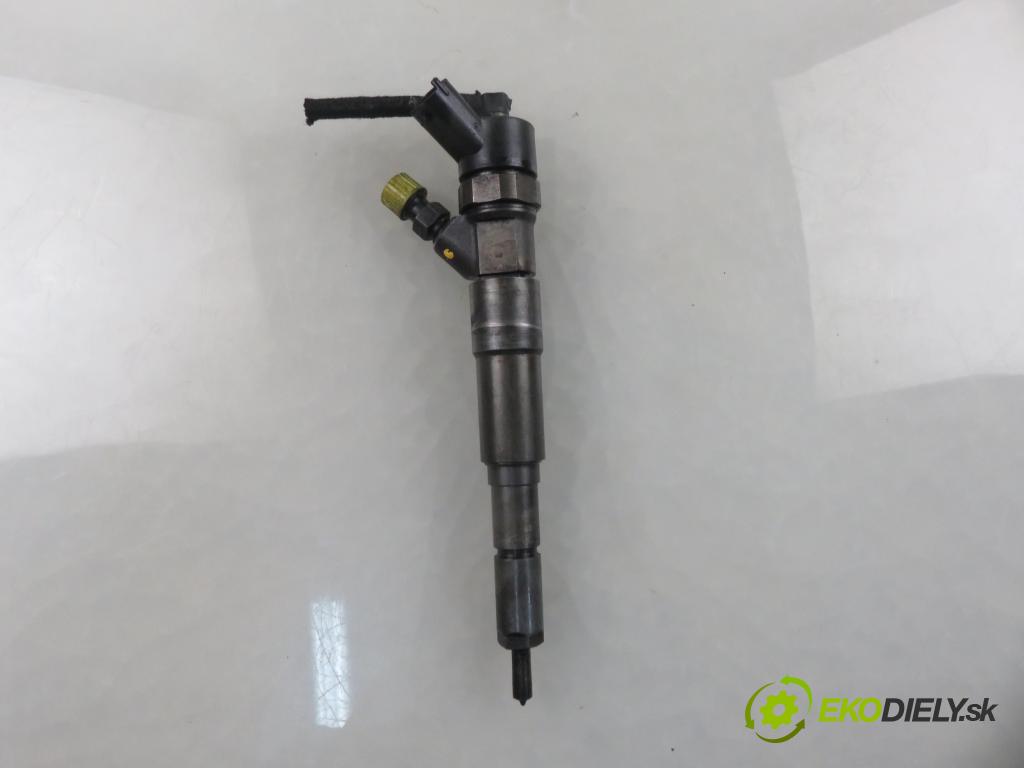 BMW 5 Touring (E39) KOMBI 2001 135,00 530 d - M57 D30 (306D1) 2926,00 vstrekovač 0445110047 ; 7785984 (Vstrekovač paliva)