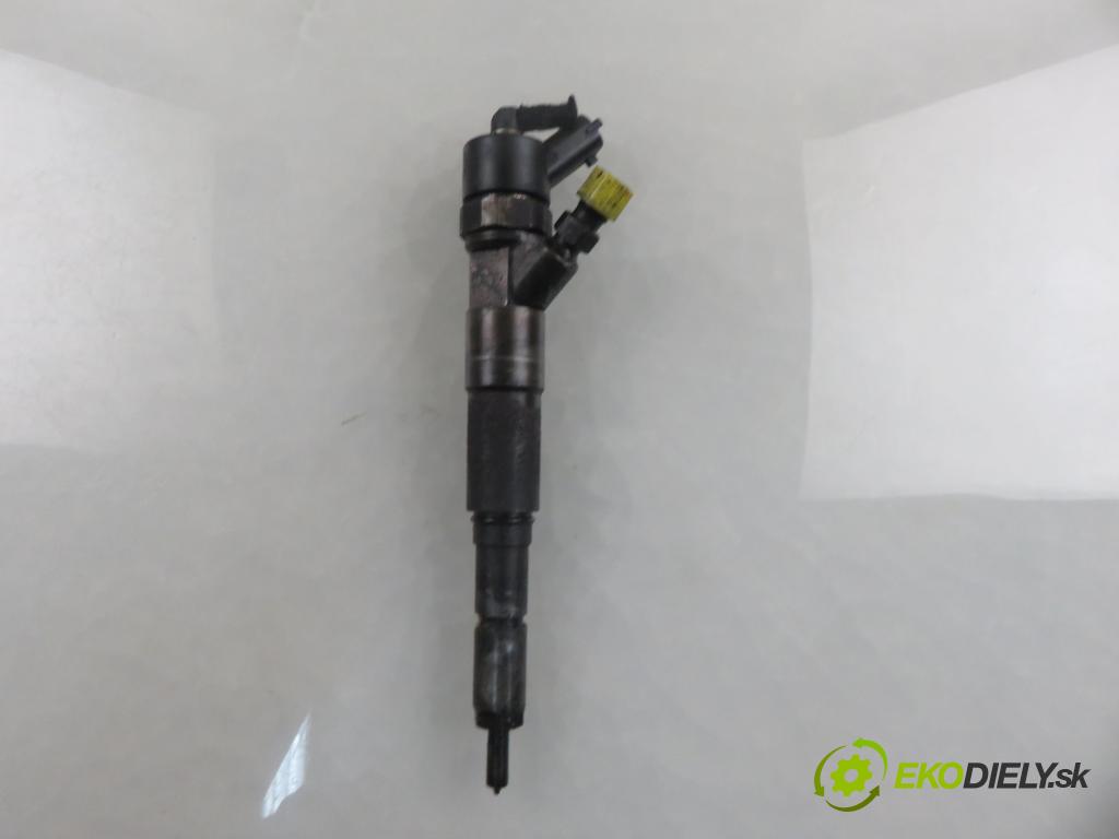 BMW 5 Touring (E39) KOMBI 2001 135,00 530 d - M57 D30 (306D1) 2926,00 vstrekovač 0445110047 ; 7785984 (Vstrekovač paliva)