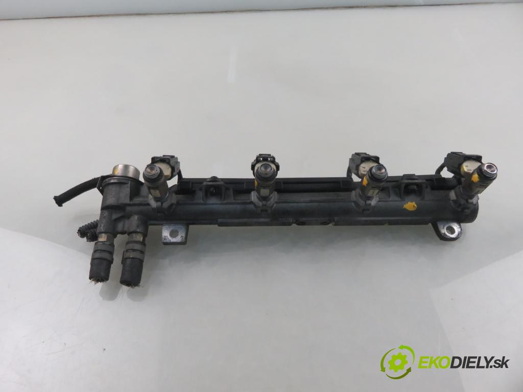 SEAT LEON (1M1) HB 2005 77,00 1.6 16 V - BCB 1598,00 Lišta vstrekovacia 036031T ; 036133319AL ; IWP123 (Vstrekovacia lišta)