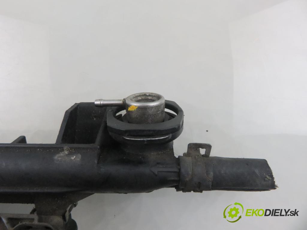 AUDI A3 (8L1) HB 2002 75,00 1.6 - AVU 1595,00 Lišta vstrekovacia 037906031AL ; 06A133317A (Vstrekovacia lišta)