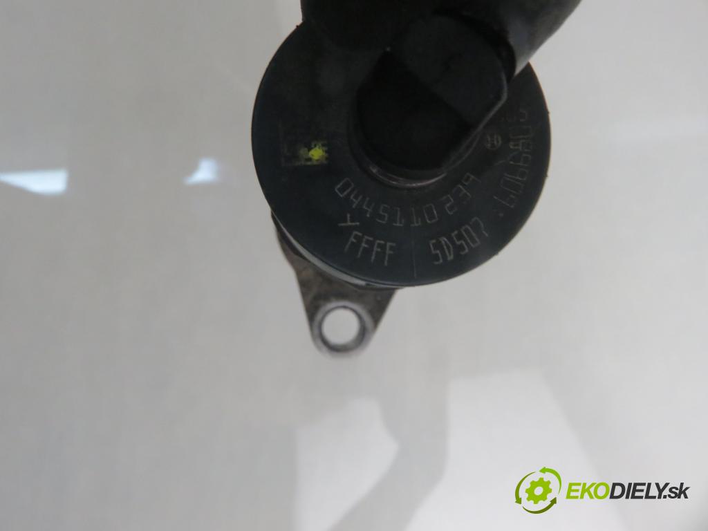 FORD FOCUS II Turnier (DA_, FFS, DS) KOMBI 2006 66,00 1.6 TDCI 90 1560,00 vstrekovač 0445110239 (Vstrekovač paliva)