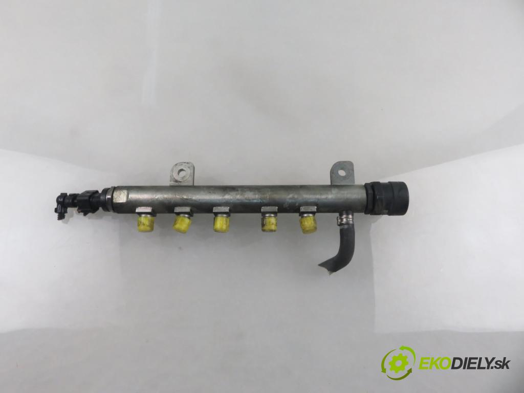 FIAT CROMA (194_) KOMBI 2005 88,00 1.9 D Multijet 120 - 939 A1.000 1910,00 Lišta vstrekovacia 0445214056 ; 55200266 ; 0281002507 (Vstrekovacia lišta)