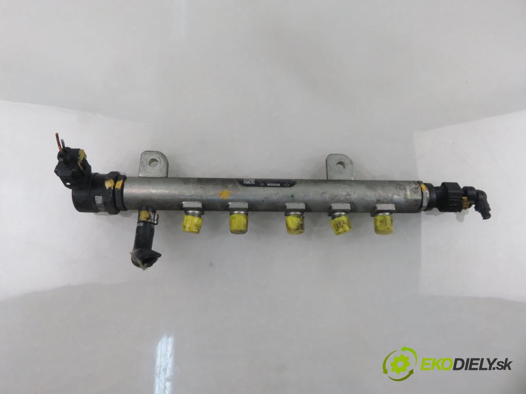 FIAT CROMA (194_) KOMBI 2005 88,00 1.9 D Multijet 120 - 939 A1.000 1910,00 Lišta vstrekovacia 0445214056 ; 55200266 ; 0281002507 (Vstrekovacia lišta)