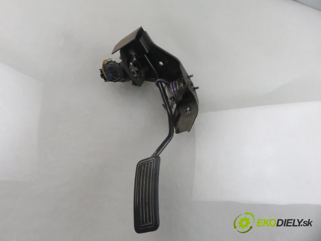 TOYOTA COROLLA kombi (_E12_) KOMBI 2005 0,00 1.4 D4-D (NDE120_) - 1ND-TV 1364,00 Potenciometer plynu 8928152021 ; 1983003041 (Potenciometer plynového pedálu)