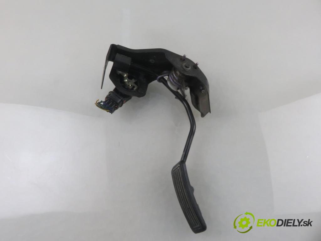 TOYOTA COROLLA kombi (_E12_) KOMBI 2005 0,00 1.4 D4-D (NDE120_) - 1ND-TV 1364,00 Potenciometer plynu 8928152021 ; 1983003041 (Potenciometer plynového pedálu)