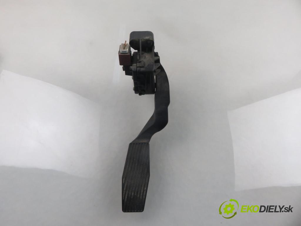 OPEL ZAFIRA B (A05) MINIVAN 2005 88,00 1.9 CDTI 8V 120 - Z 19 DT 1910,00 Potenciometer plynu 9202341BT ; 6PV00811400 (Potenciometer plynového pedálu)