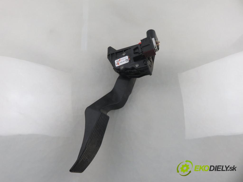 OPEL ZAFIRA B (A05) MINIVAN 2005 88,00 1.9 CDTI 8V 120 - Z 19 DT 1910,00 Potenciometer plynu 9202341BT ; 6PV00811400 (Potenciometer plynového pedálu)