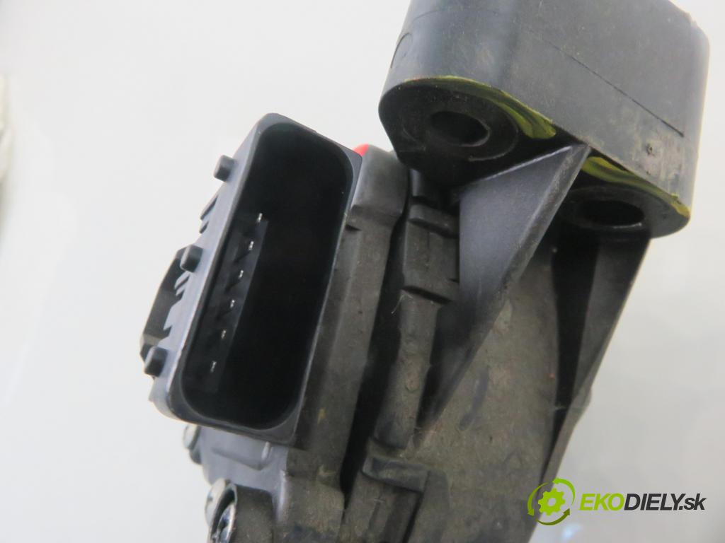 OPEL ZAFIRA B (A05) MINIVAN 2005 88,00 1.9 CDTI 8V 120 - Z 19 DT 1910,00 Potenciometer plynu 9202341BT ; 6PV00811400 (Potenciometer plynového pedálu)