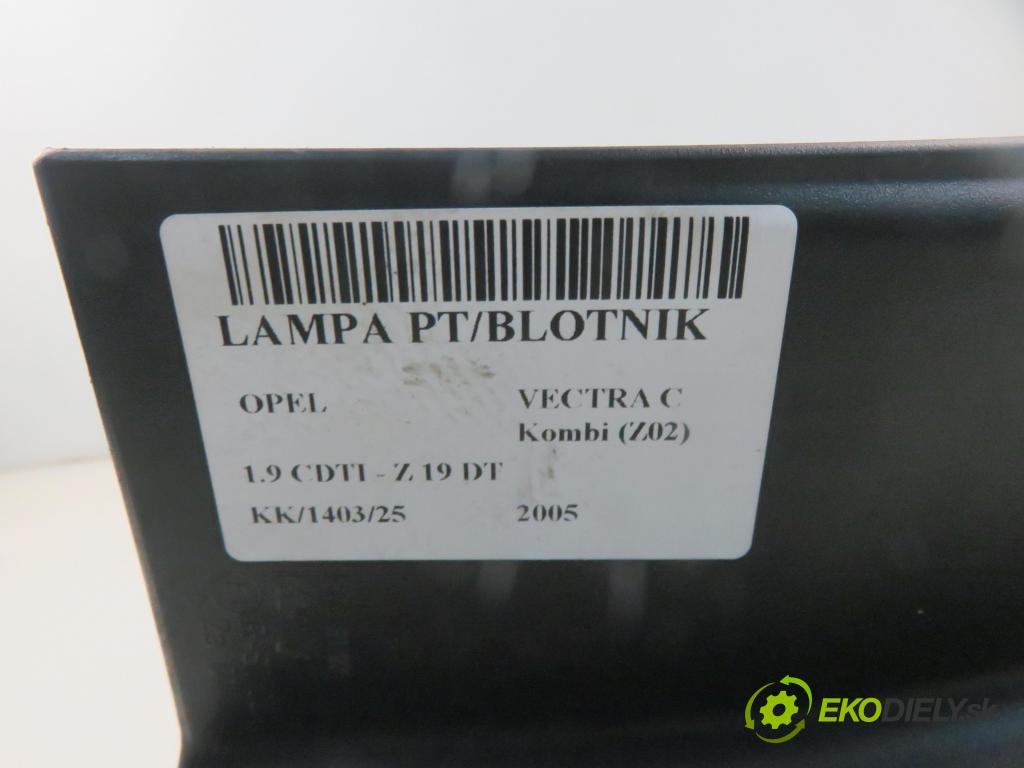 OPEL VECTRA C Kombi (Z02) KOMBI 2005 88,00 1.9 CDTI - Z 19 DT 1910,00 světlo pravé zadní 24469462