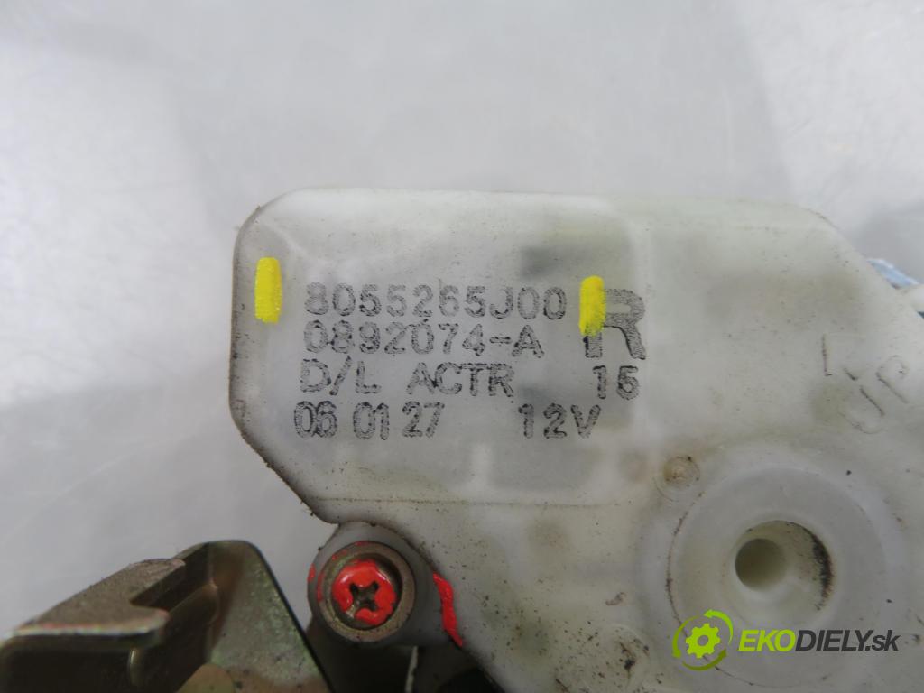 SUZUKI GRAND VITARA II (JT, TE, TD) SUV 2006 103,00 2.0 140 (JB420W) - J20A 1995,00 zámok dveří kufr EL. 8055265J00