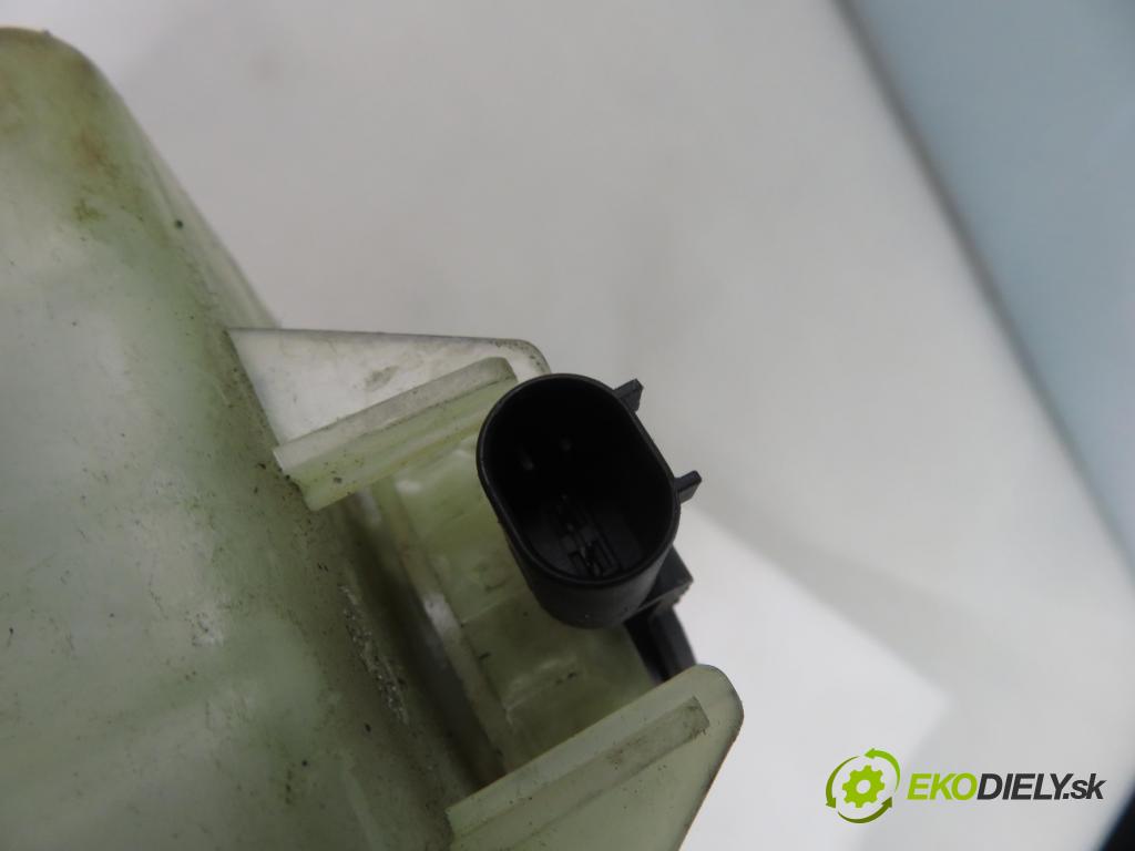 BMW 5 (E60) SEDAN 2004 130,00 525 d - M57 D25 177 (256D2) 2497,00 posilovač LAC115T (Servočerpadlo)