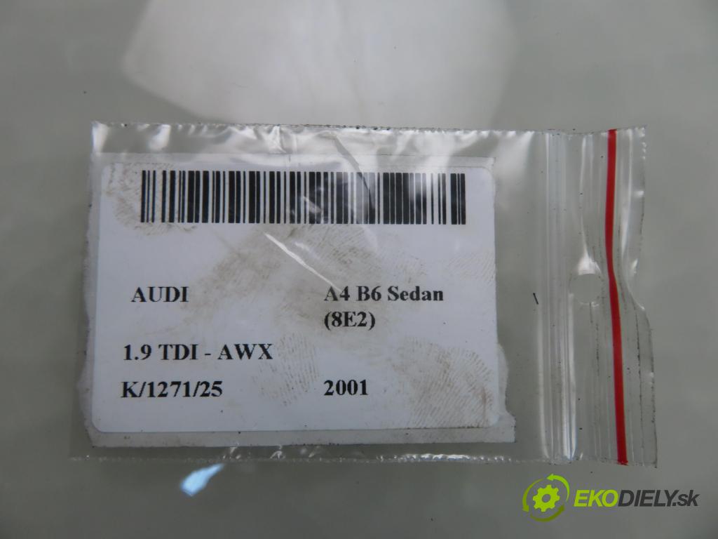 AUDI A4 (8E2, B6) SEDAN 2001 96,00 1.9 TDI PD 130 - AWX 1896,00 rameno dolní levý zadní část