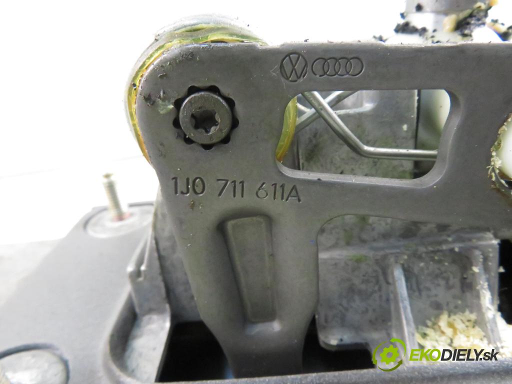 AUDI A3 (8L1) HB 2000 92,00 1.8 - AGN 1781,00 ZVEDÁK: 1J0711266E