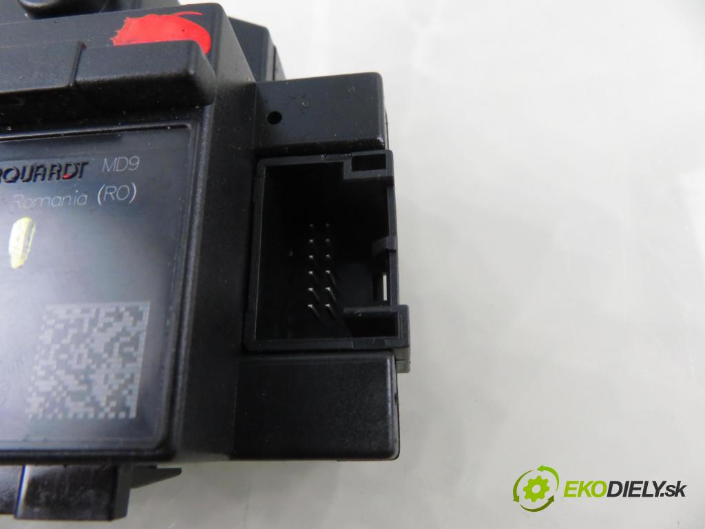 AUDI A4 Avant (8K5, B8) KOMBI 2010 125,00 2.0 TDI quattro - CAHA 1968,00 spinačka 8K0909131C (Spínacia skrinka)