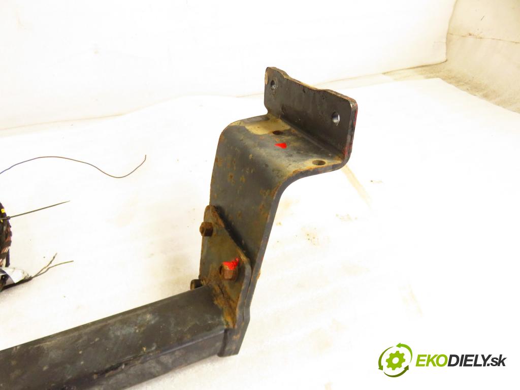 FIAT STILO (192_) HB 2003 59,00 1.9 JTD (192_XF1A) - 192 A3.000 1910,00 Hák 2558N