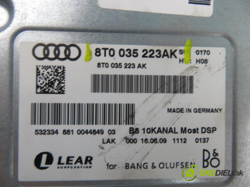 AUDI A4 Avant (8K5, B8) KOMBI 2010 125,00 2.0 TDI quattro - CAHA 1968,00 Zosilňovač 8T0035223AK (Zosilňovač)