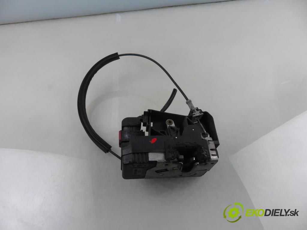 OPEL CORSA C (X01) HB 2001 43,00 1.0 12V 58 - Z 10 XE 973,00 zámok 24434884EQ