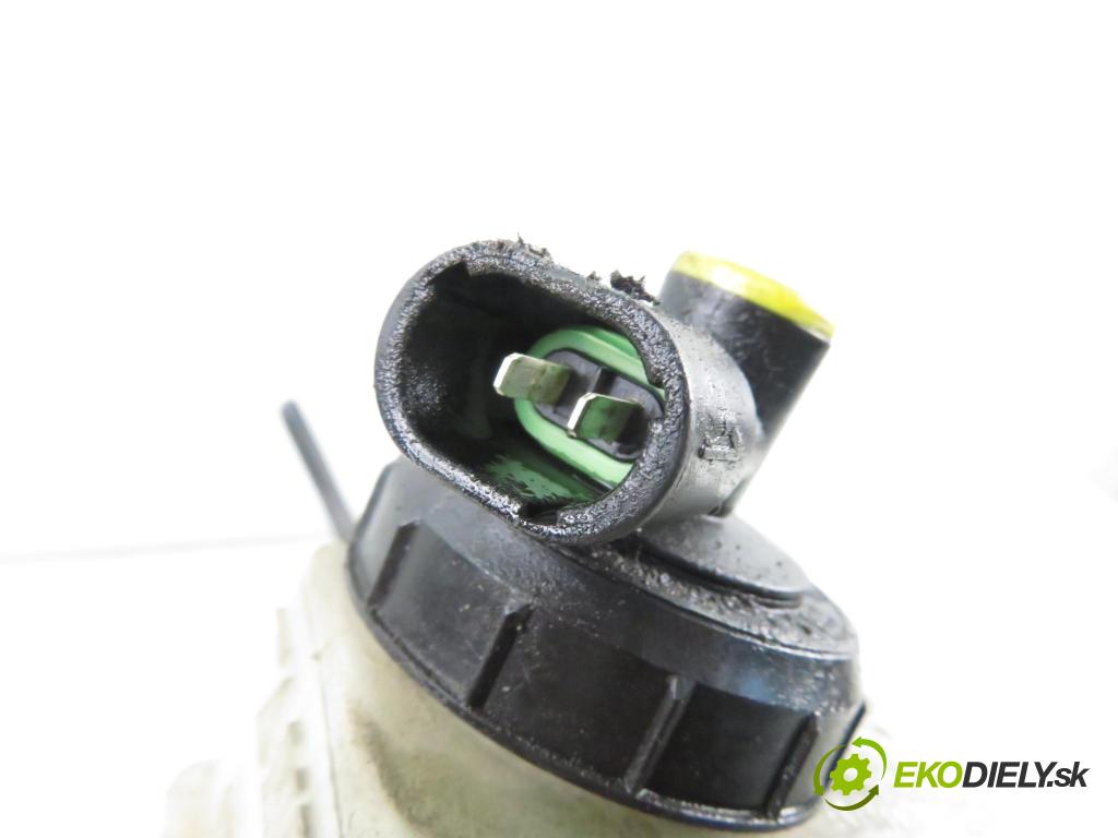 RENAULT CLIO II (BB_, CB_) HB 2003 55,00 1.2 16V 75 - D4F 712 1149,00 posilovač 8200193383 (Servočerpadlo)