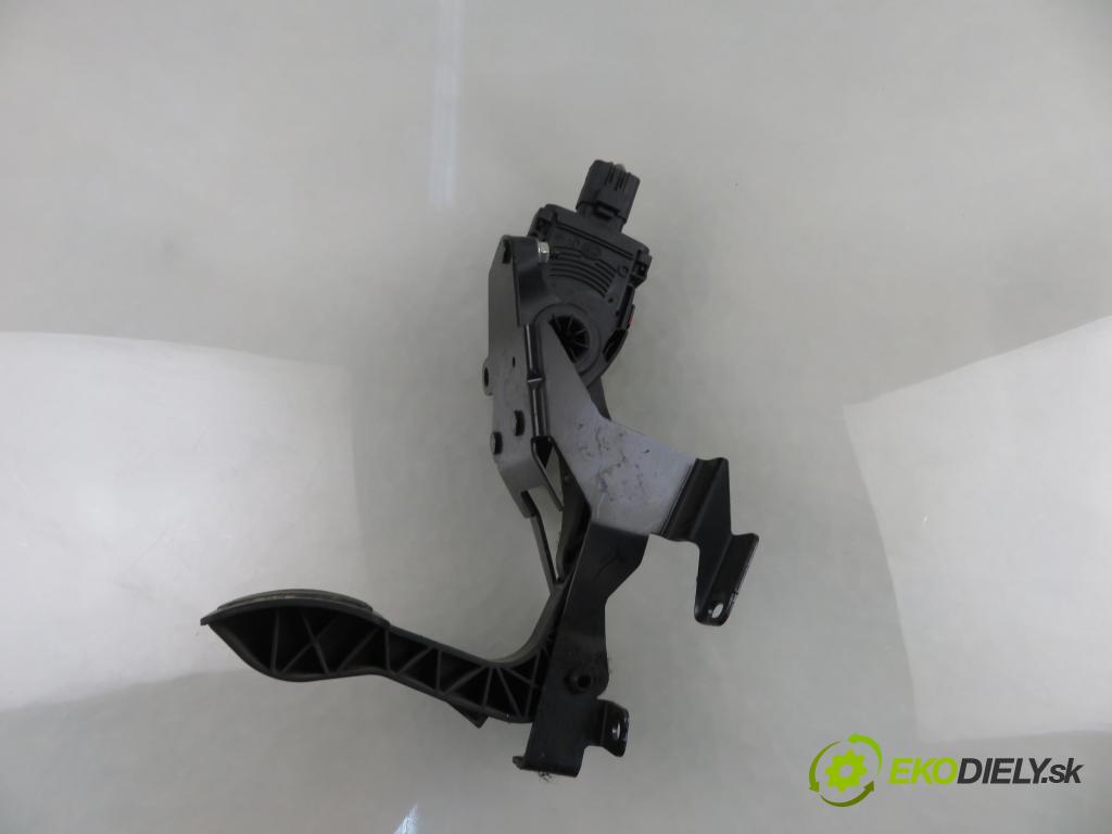 CITROEN C8 (EA_, EB_) MINIVAN 2005 79,00 2.0 HDi - RHM (DW10ATED4) 1997,00 Potenciometer plynu 1400838680 ; 6PV00908309 (Potenciometer plynového pedálu)