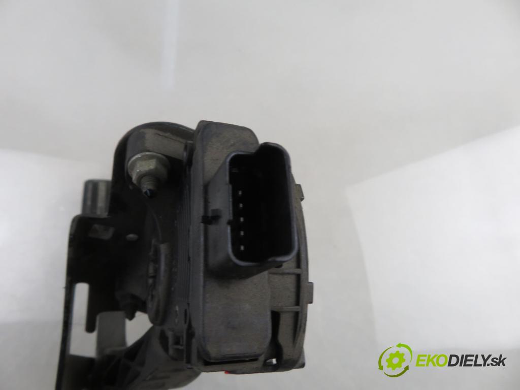 CITROEN C8 (EA_, EB_) MINIVAN 2005 79,00 2.0 HDi - RHM (DW10ATED4) 1997,00 Potenciometer plynu 1400838680 ; 6PV00908309 (Potenciometer plynového pedálu)