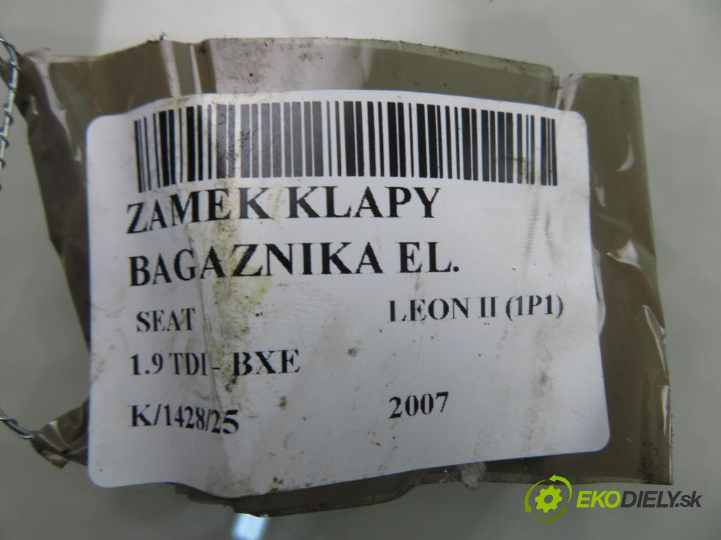 SEAT LEON (1P1) HB 2007 77,00 1.9 TDI - BXE 1896,00 zámok dveří kufr EL. 1P0827505A