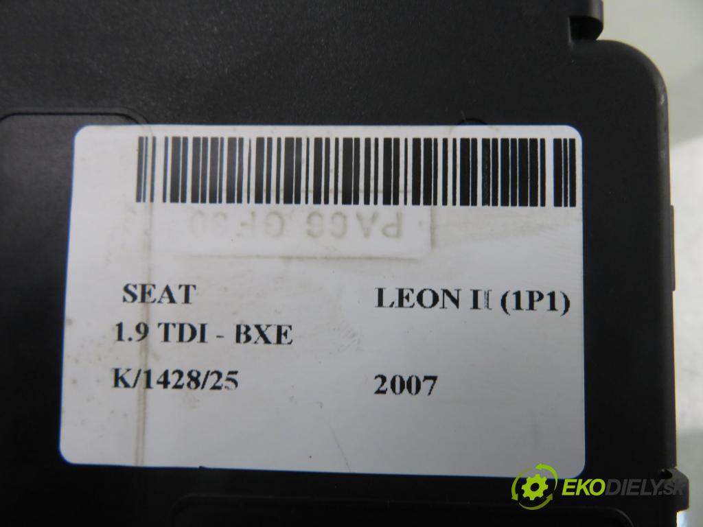 SEAT LEON (1P1) HB 2007 77,00 1.9 TDI - BXE 1896,00 snímač KATA otáčet se: 1K0953549AQ
