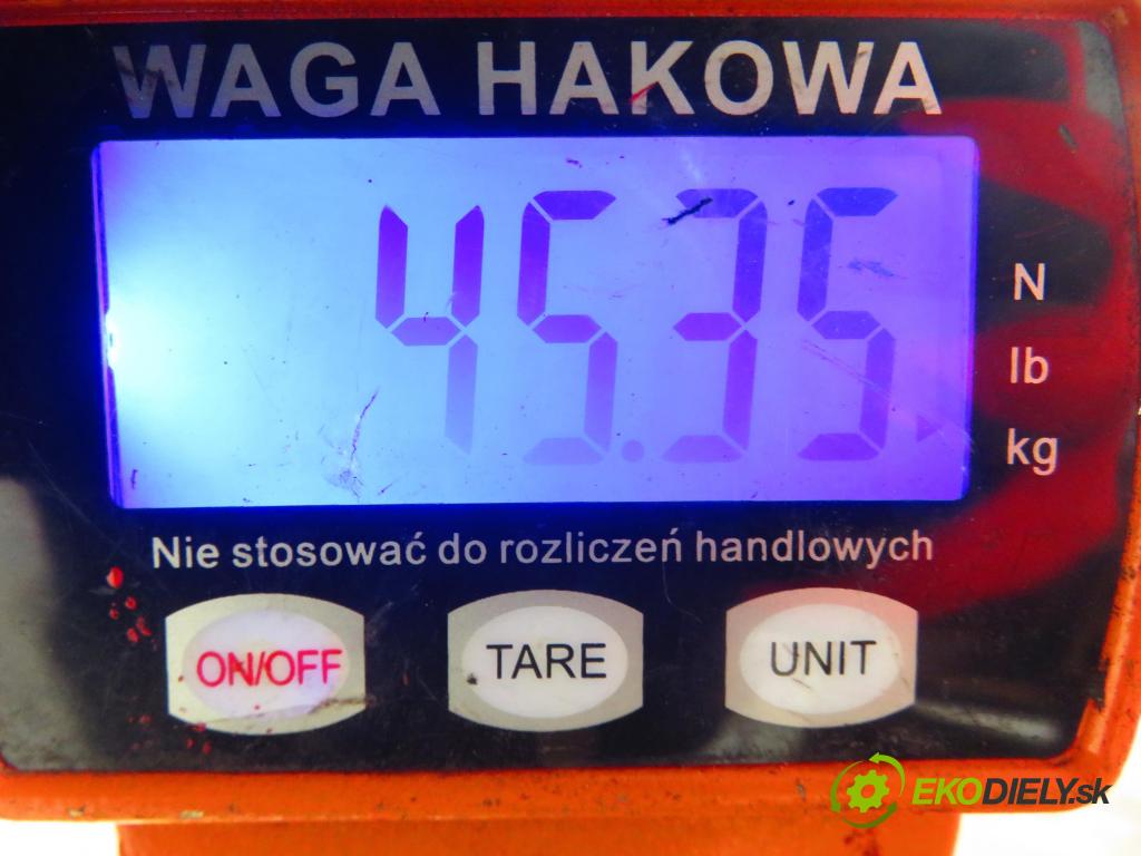 TOYOTA COROLLA (_E12_) HB 2004 66,00 2.0 D-4D 1995,00 výztuha zadní část ABS