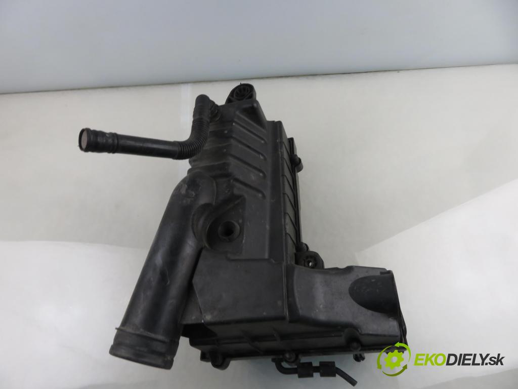 SEAT ALTEA (5P1) MINIVAN 2005 77,00 1.9 TDI PD 105 - BJB 1896,00 Obal filtra vzduchu 3C0129607AD ; 3C0129601AJ (Obal vzduchového filtra)