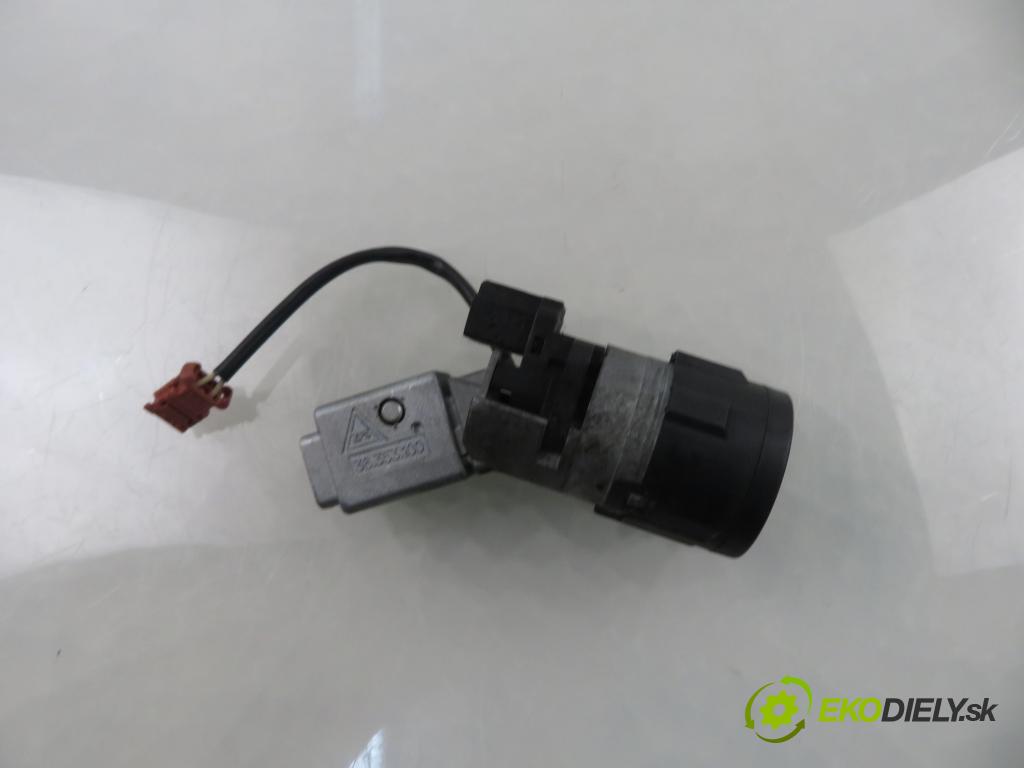 CITROEN C8 (EA_, EB_) MINIVAN 2005 79,00 2.0 HDi - RHM (DW10ATED4) 1997,00 spinačka 9648445180 (Spínacia skrinka)