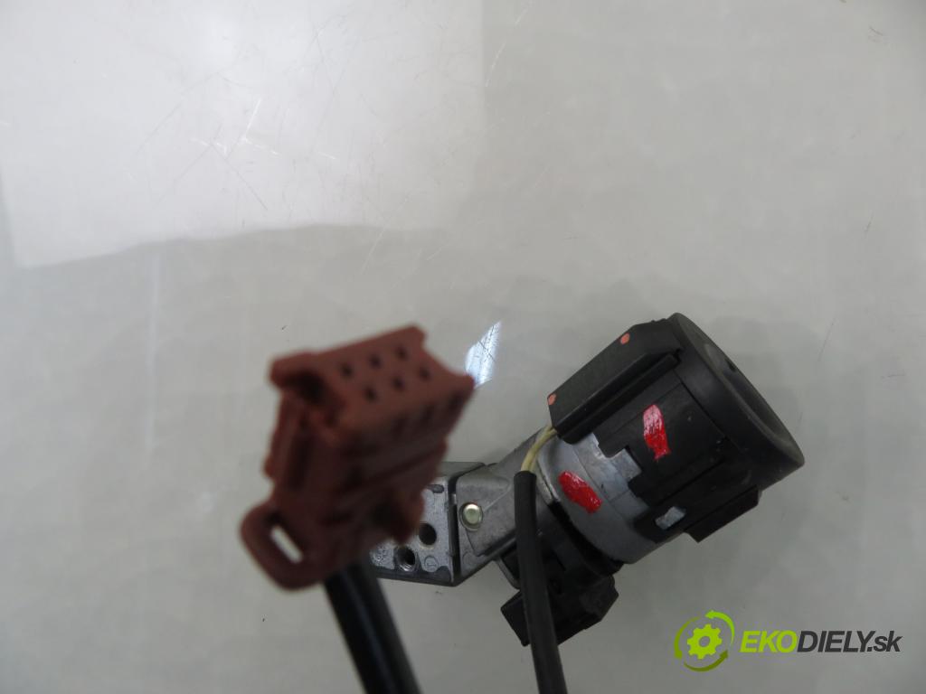 CITROEN C8 (EA_, EB_) MINIVAN 2005 79,00 2.0 HDi - RHM (DW10ATED4) 1997,00 spinačka 9648445180 (Spínacia skrinka)