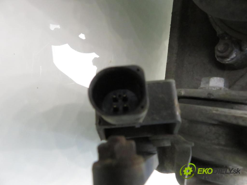 AUDI Q7 (4L) SUV 2007 257,00 4.2 FSI 350 quattro - BAR 4163,00 MCPERSON LP 7L8412021AT