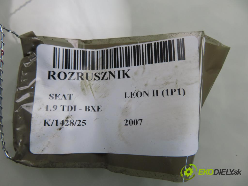 SEAT LEON (1P1) HB 2007 77,00 1.9 TDI - BXE 1896,00 Štartér  (Štartér)