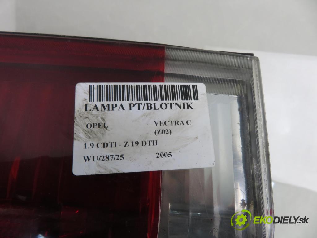 OPEL VECTRA C (Z02) HB 2005 110,00 1.9 CDTI - Z 19 DTH 1910,00 světlo pravé zadní 13157647