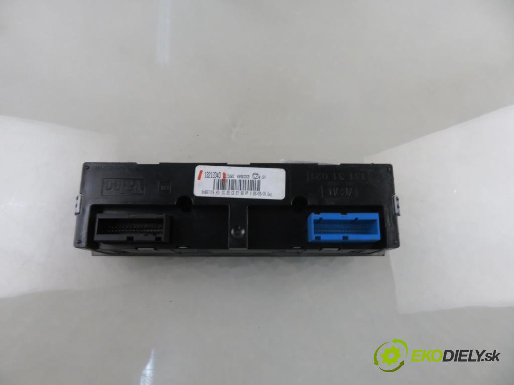 OPEL VECTRA C (Z02) HB 2005 110,00 1.9 CDTI - Z 19 DTH 1910,00 Panel topení KLIMATIZACE: 13212340