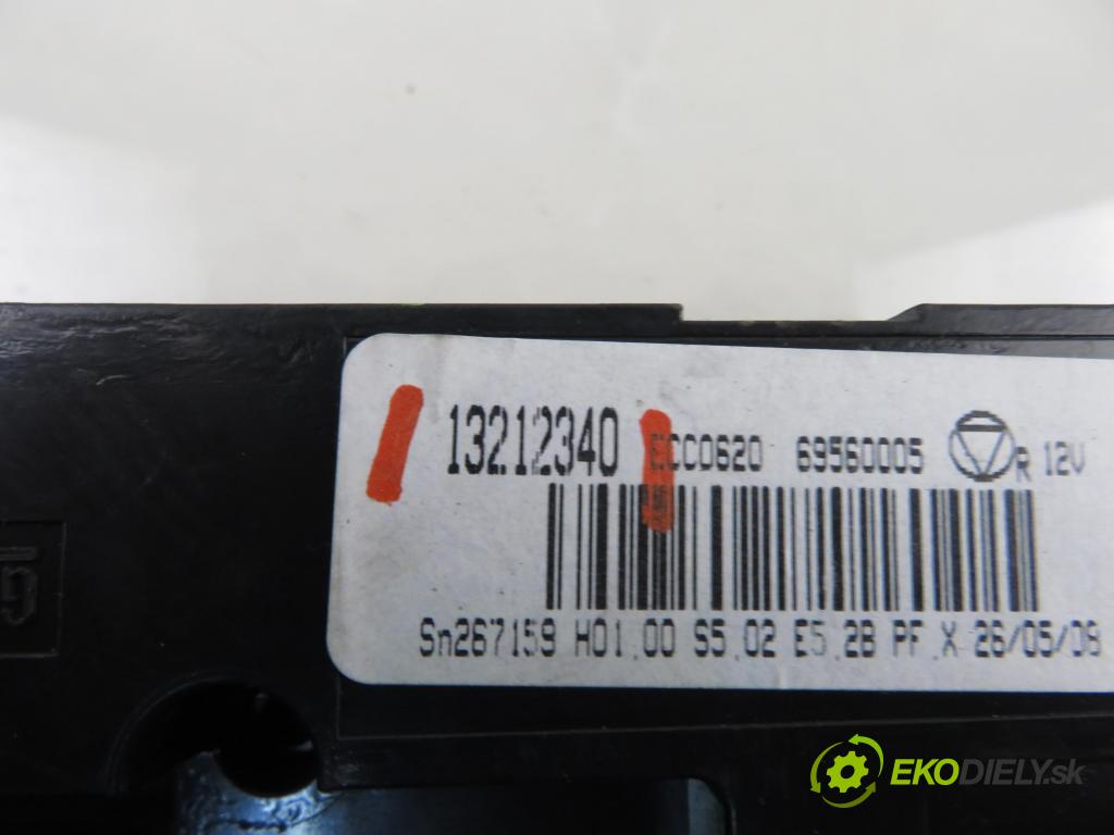 OPEL VECTRA C (Z02) HB 2005 110,00 1.9 CDTI - Z 19 DTH 1910,00 Panel topení KLIMATIZACE: 13212340