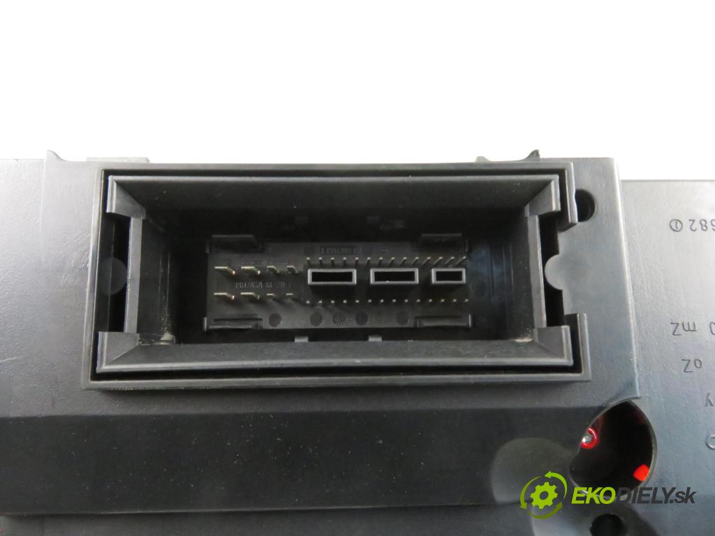 VW GOLF V (1K1) HB 2006 77,00 1.9 TDI PD 105 - BKC 1896,00 Prístrojovka elektrický 1K0920862K
