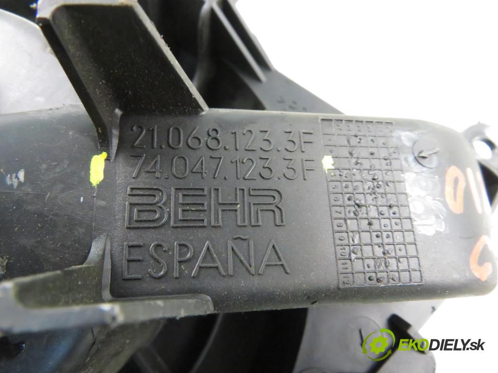 CITROEN XSARA (N1) LIFTBACK 2003 66,00 2.0 HDi 90 - RHY (DW10TD) 1997,00 ventilátor větráku 740471233F