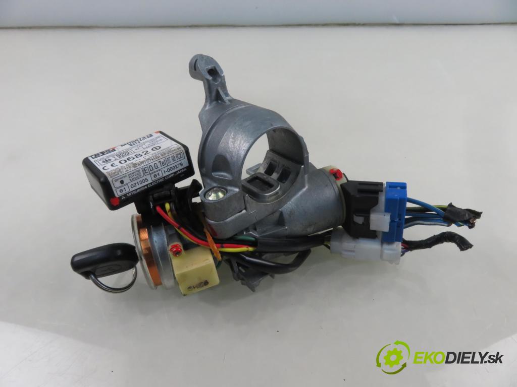 MITSUBISHI OUTLANDER I (CU_W) SUV 2003 118,00 2.4 4WD 160 (CU5W) - 4G69 2378,00 spinačka MR587312 (Spínacia skrinka)