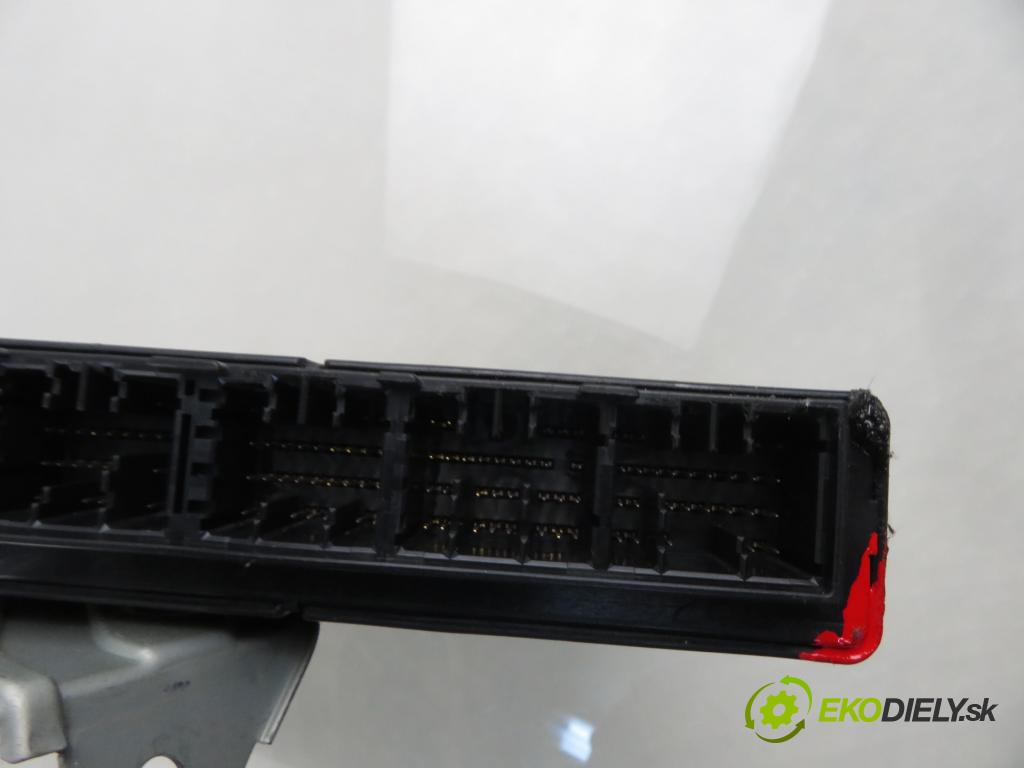MITSUBISHI OUTLANDER I (CU_W) SUV 2003 118,00 2.4 4WD 160 (CU5W) - 4G69 2378,00 řídící jednotka motora MN147192