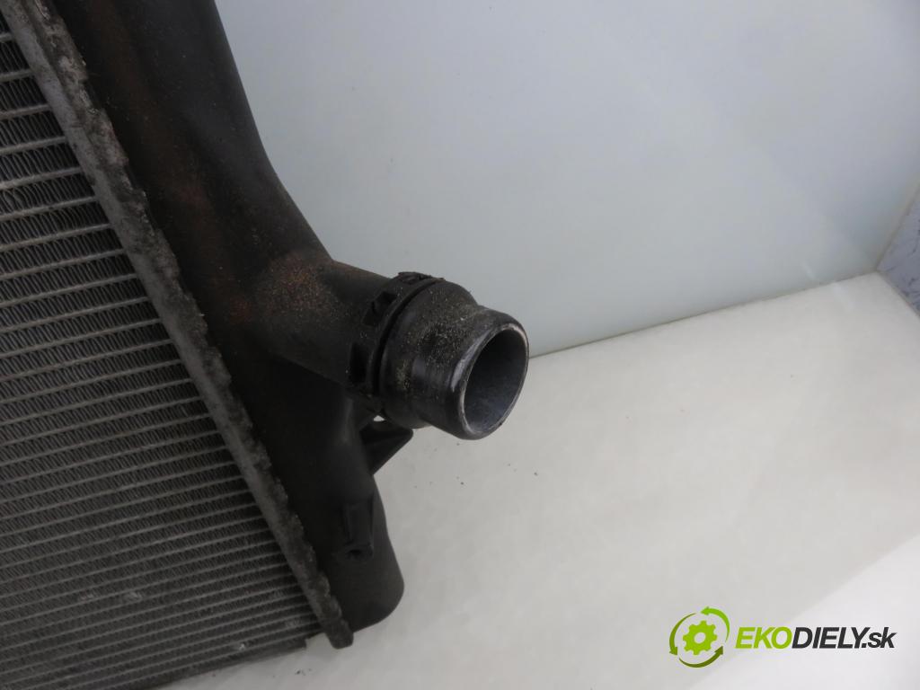 VW PASSAT B6 Variant (3C5) KOMBI 2009 125,00 2.0 TDI - CBBB 1968,00 chladič vody 3C0121253BB